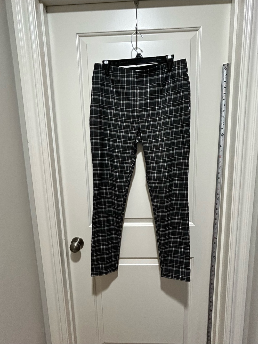 Calvin Klein Black&Gray Plaid Slim women’s size 10 Dress Pants LIKE NEW stretch